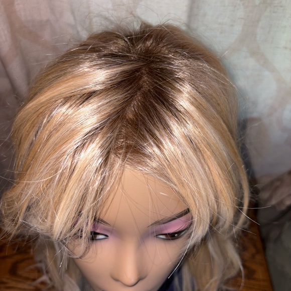 Tressalure California Beach waves- rooted platinum golden blonde - Picture 4 of 13
